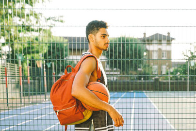 15 Easy Outdoor Workout Ideas for Students With No Equipment